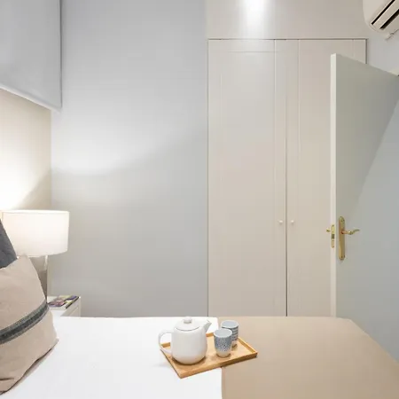Carretas Apartments Madrid Extérieur photo